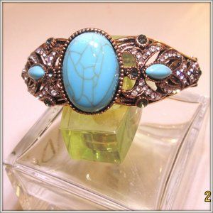 Vintage Lady's Resin Turquoise Handcraft Bangle